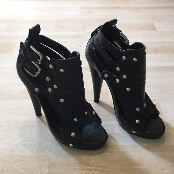 Yoki black vegan leather platform sandals w/studs - Picture 8 of 8